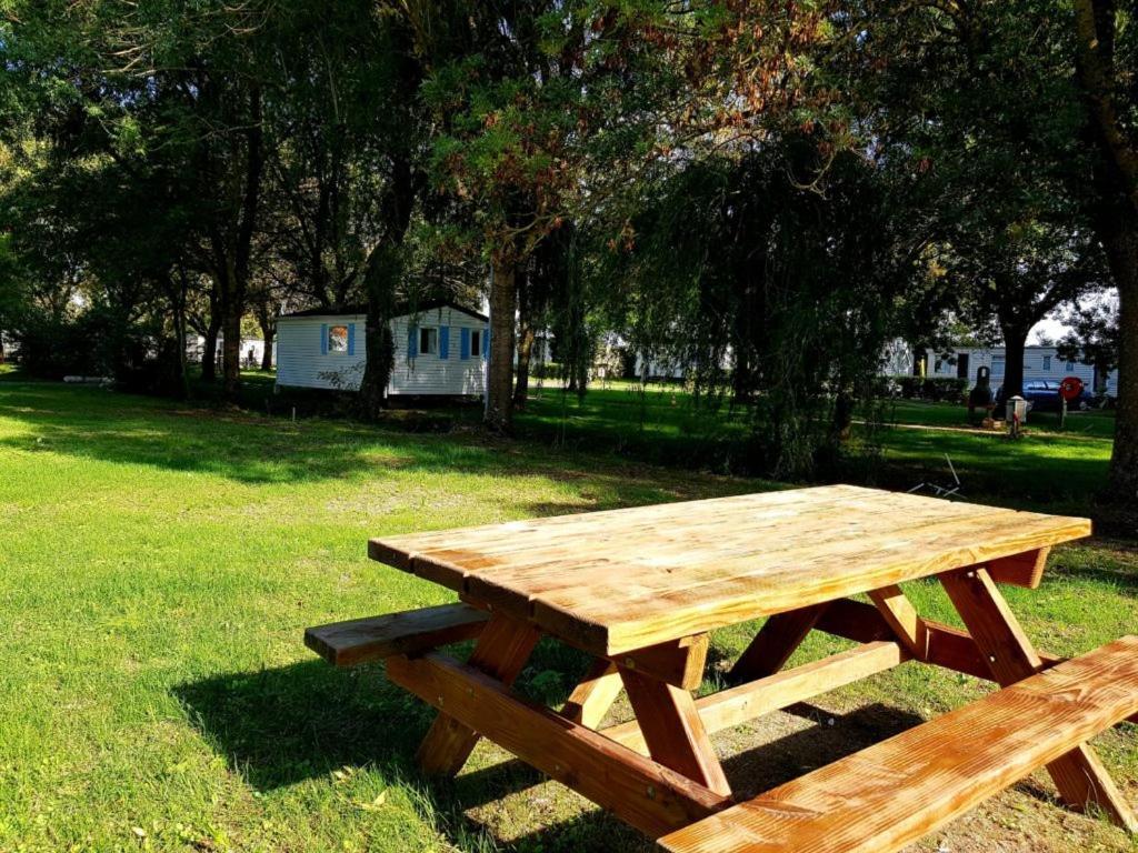 Camping Les 2 Salamandres Arces-sur-Gironde Eksteriør billede